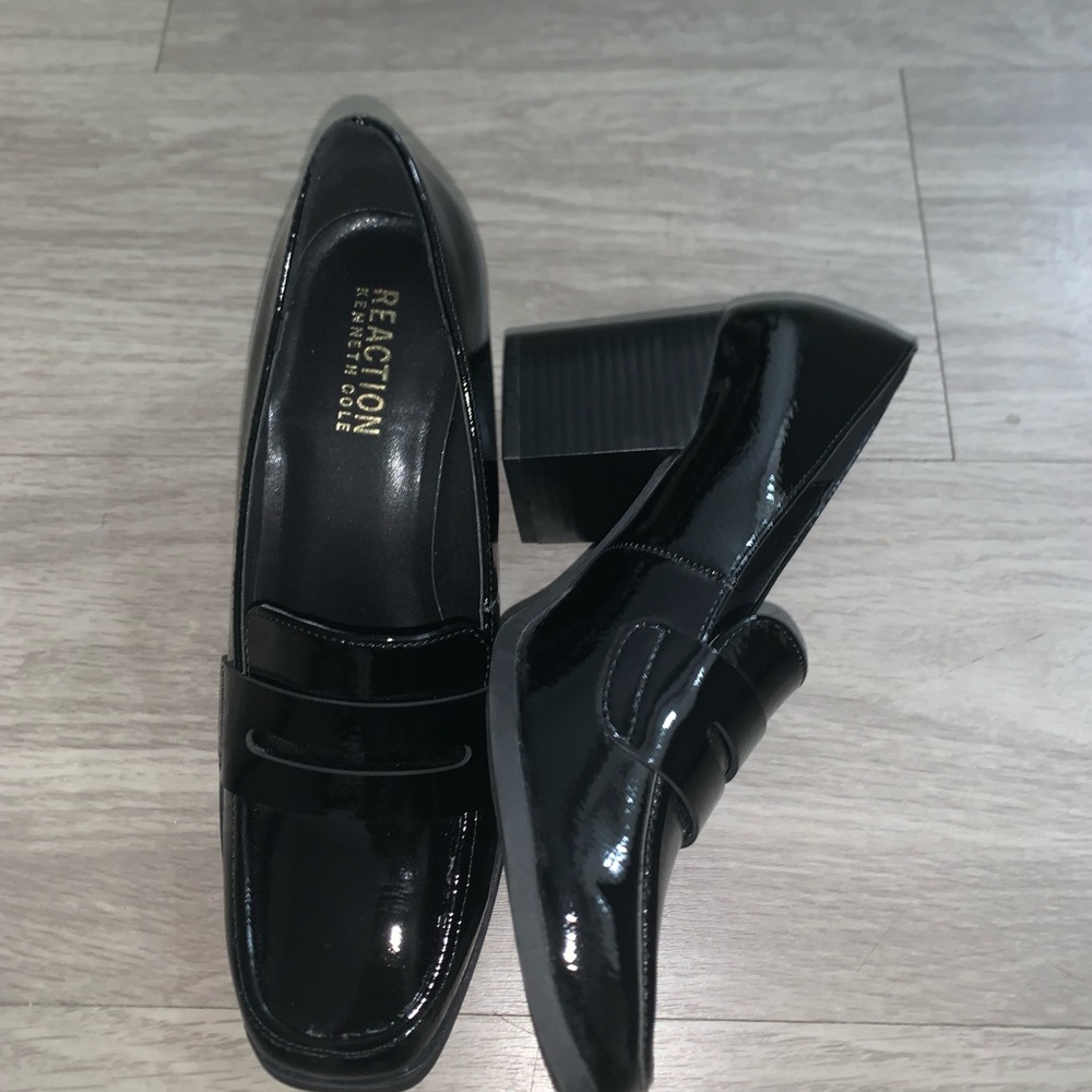 Kenneth Cole Reaction Women's Black Loafers